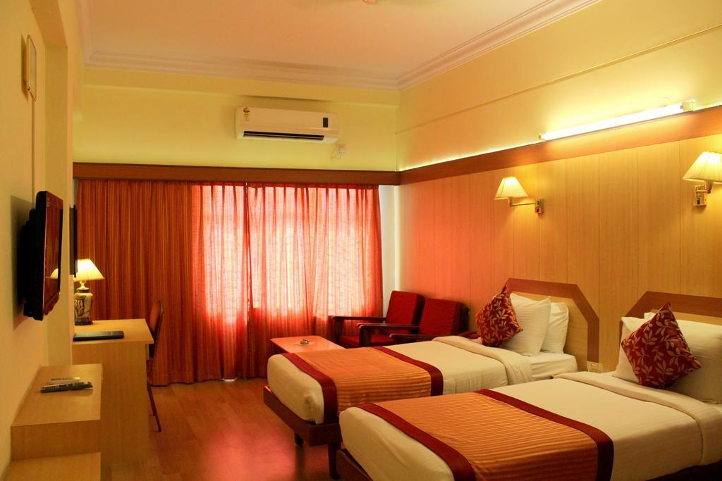 Hotel Yasodha Towers Hosūr Quarto foto