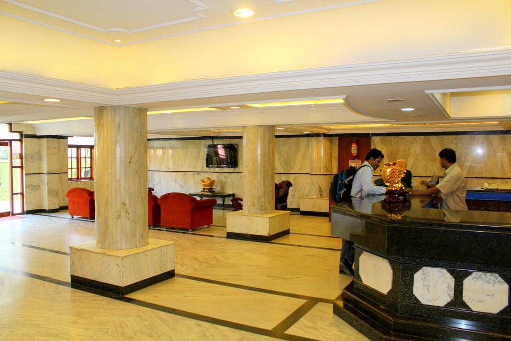 Hotel Yasodha Towers Hosūr Exterior foto